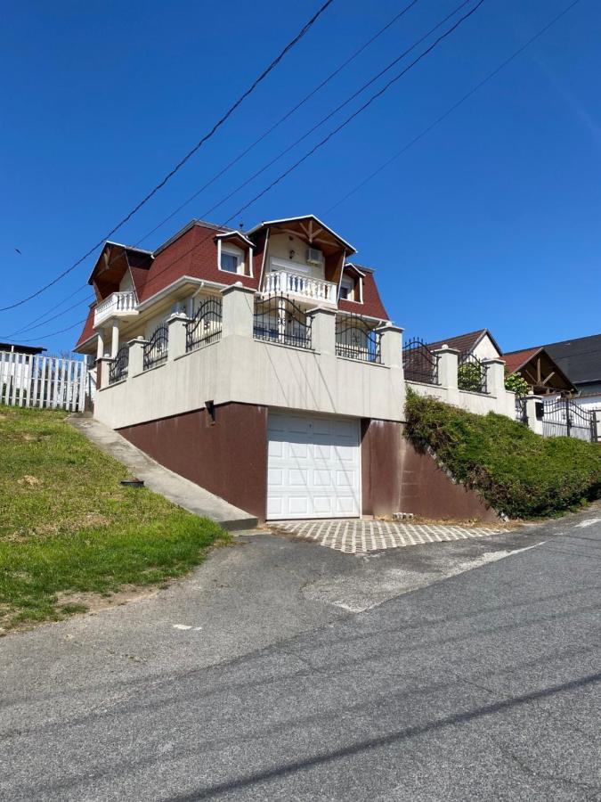 Arany Apartmanhaz Zalagyoengye زلاكاروس المظهر الخارجي الصورة